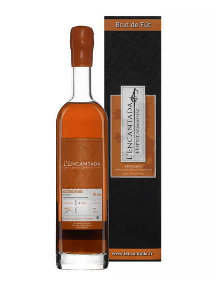 Bouteille d'Armagnac L'Encantada 20 ans avec emballage élégant, étiquette orange et noire.