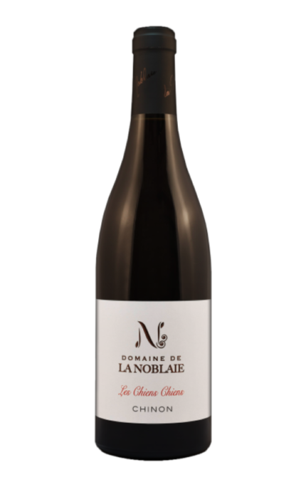 Bouteille de Les Chiens Chiens 2020 de Chinon Rouge du Domaine de la Noblaie avec une étiquette sobre et élégante.