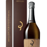 Bouteille de Champagne Billecart-Salmon Brut Sous Bois avec son coffret, mettant en avant une étiquette boisée et élégante.
