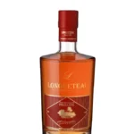 Bouteille de rhum Longueteau Prélude, ambrée avec un bouchon rouge et étiquette élégante.