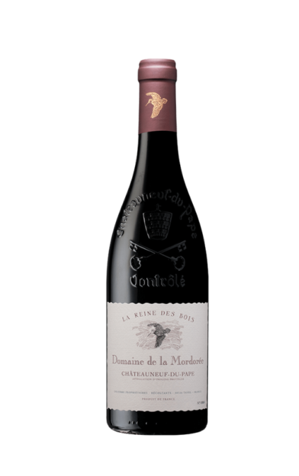 Bouteille de Châteauneuf-du-Pape La Reine des Bois 2021 du Domaine de la Mordorée avec une étiquette élégante et un relief distinctif sur la bouteille