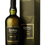 Bouteille de whisky Ardbeg Uigeadail, un single malt écossais provenant d'Islay, avec un packaging élégant et une étiquette sobre ornée de motifs dorés.