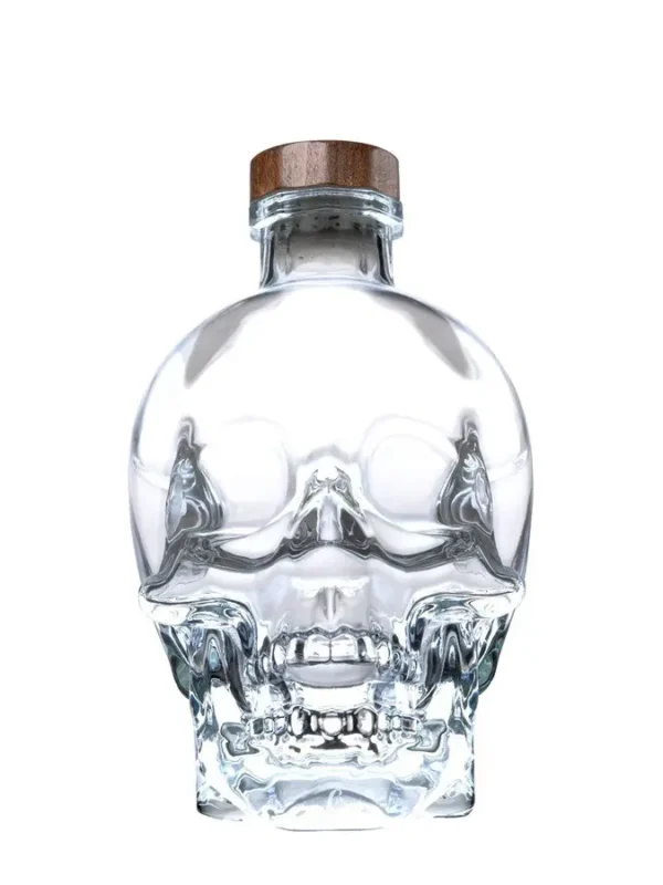 Bouteille de Crystal Head Vodka Casher Original, présentée dans un flacon en forme de crâne transparent.